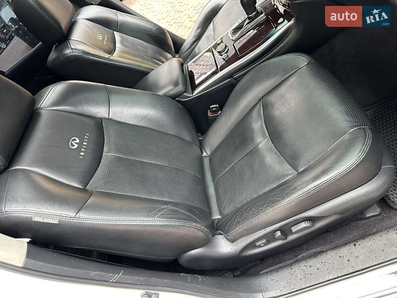 Седан Infiniti M37 2013 в Ивано-Франковске