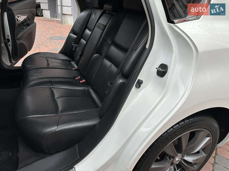 Седан Infiniti M37 2013 в Ивано-Франковске