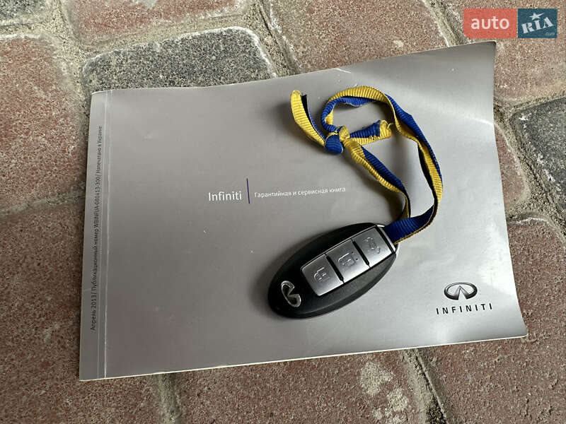 Седан Infiniti M37 2013 в Ивано-Франковске