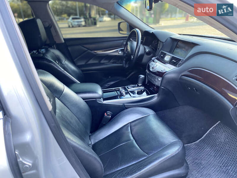 Седан Infiniti M37 2012 в Кременчуці