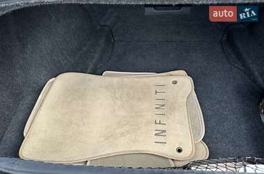 Седан Infiniti M37 2011 в 