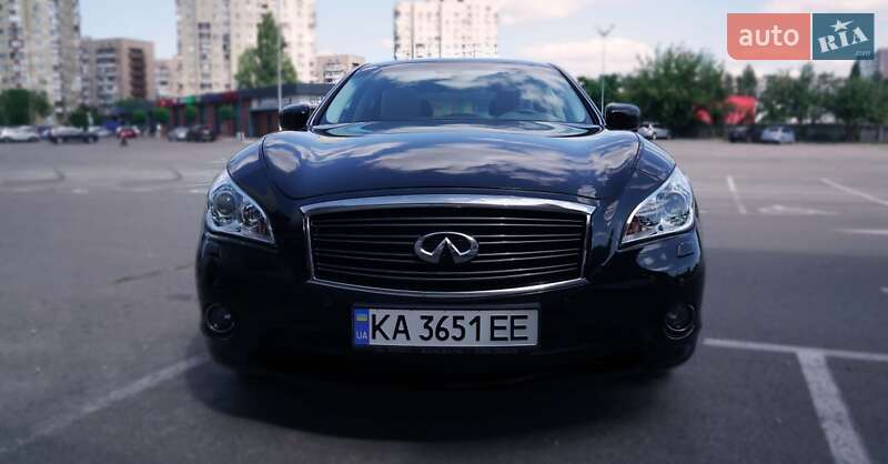 Седан Infiniti M37 2011 в 
