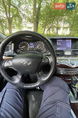 Седан Infiniti M37 2013 в 