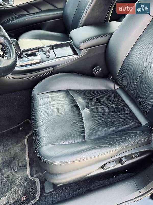 Седан Infiniti M37 2011 в Києві