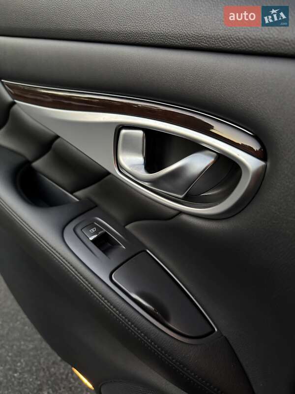 Седан Infiniti M37 2011 в Києві
