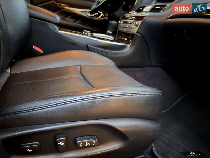 Седан Infiniti M37 2011 в Києві