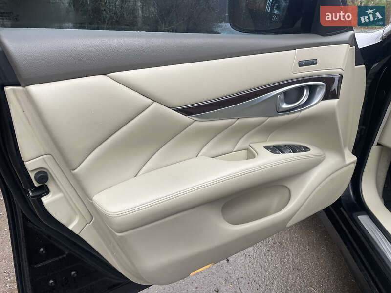 Седан Infiniti M37 2013 в Киеве