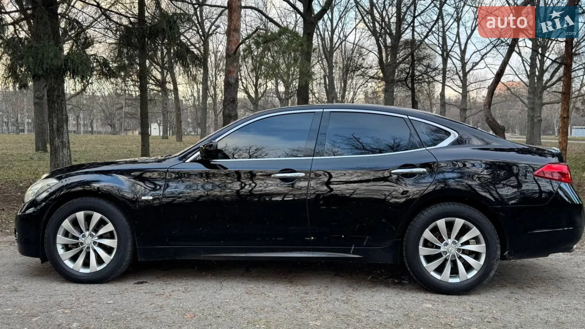 2011 Infiniti M - мініатюра 6