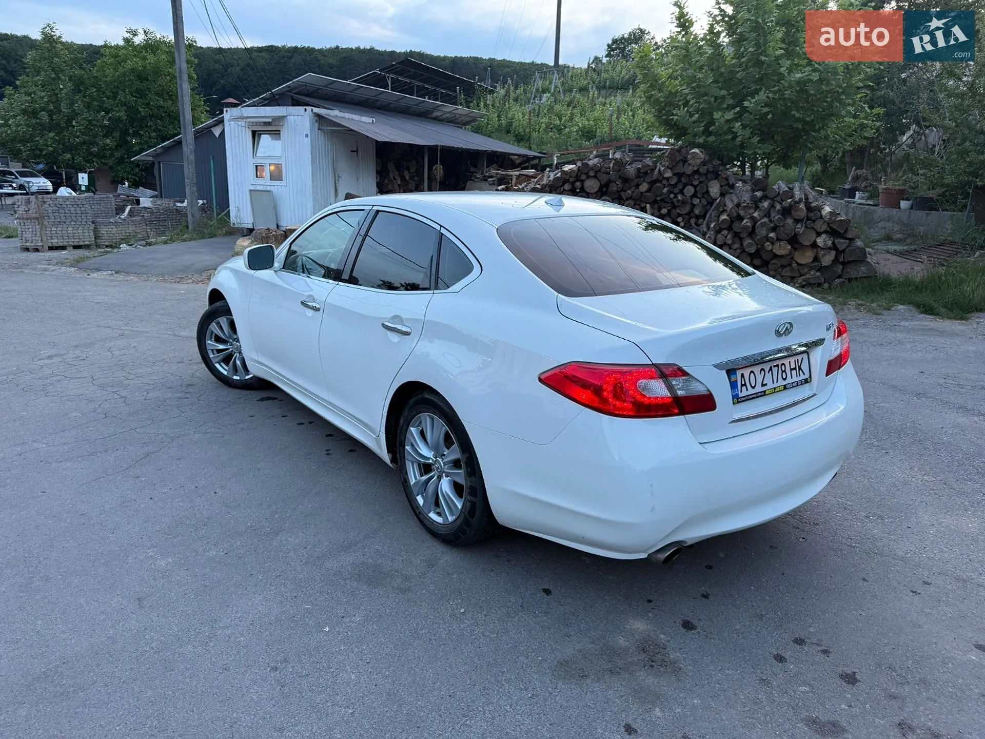 2010 Infiniti M - мініатюра 3