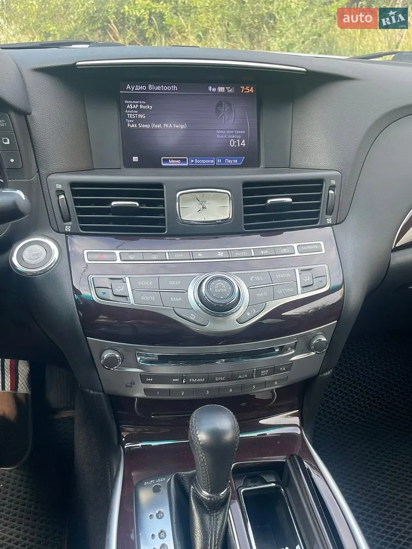 2011 Infiniti M - мініатюра 10