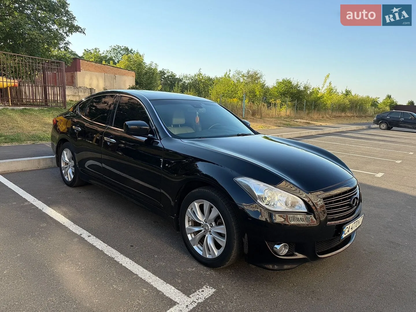 2010 Infiniti M - мініатюра 2