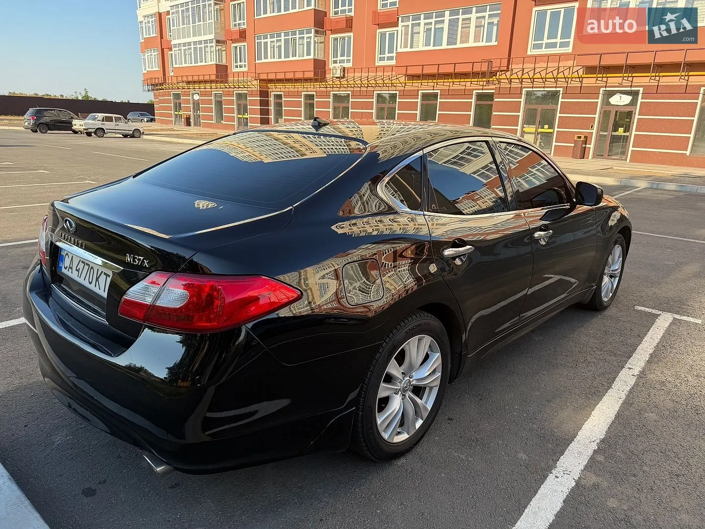 2010 Infiniti M - мініатюра 5
