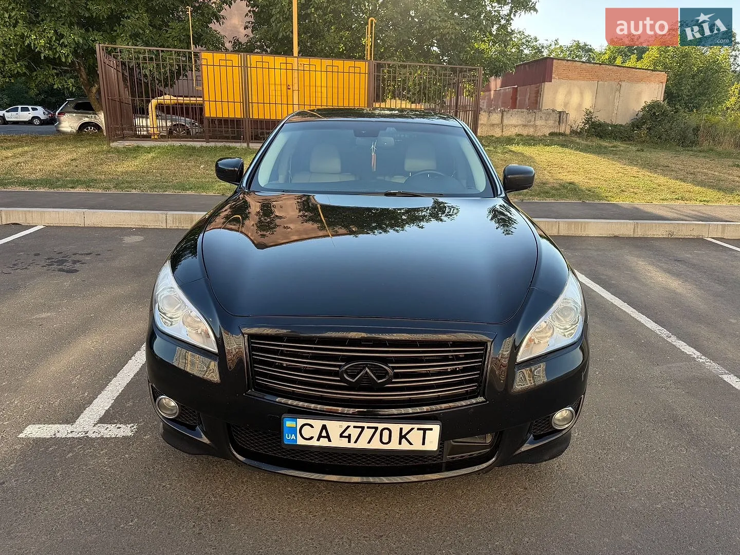 2010 Infiniti M - мініатюра 3