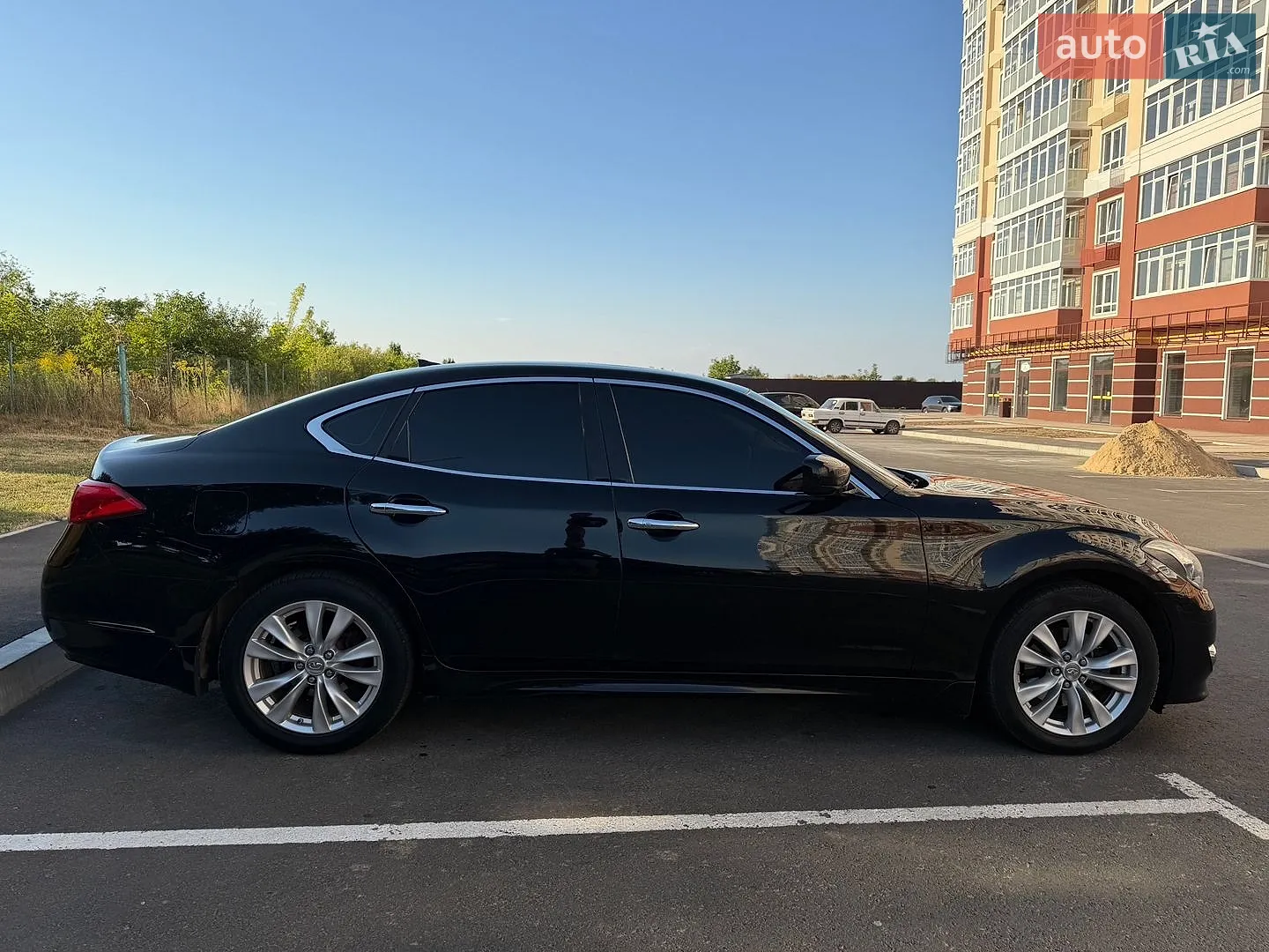 2010 Infiniti M - мініатюра 4