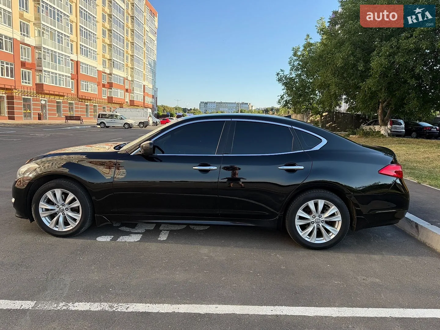 2010 Infiniti M - мініатюра 8