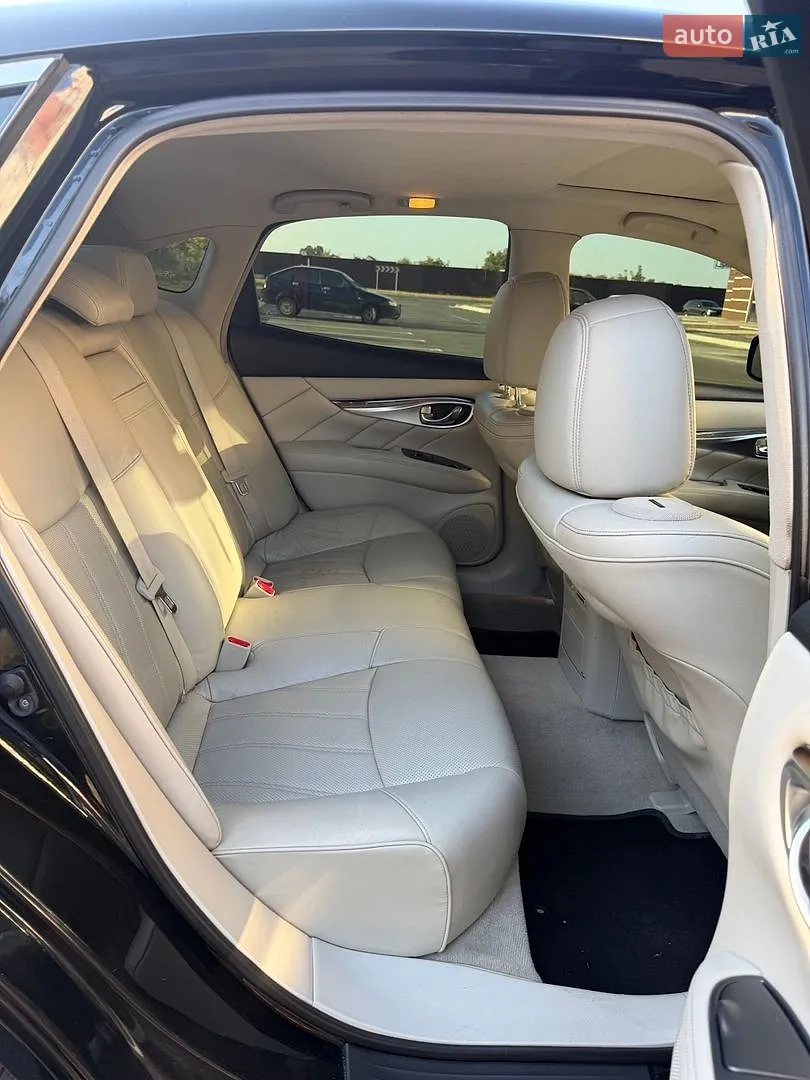 2010 Infiniti M - мініатюра 12