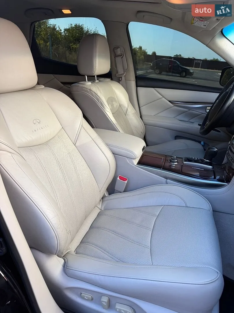 2010 Infiniti M - мініатюра 11