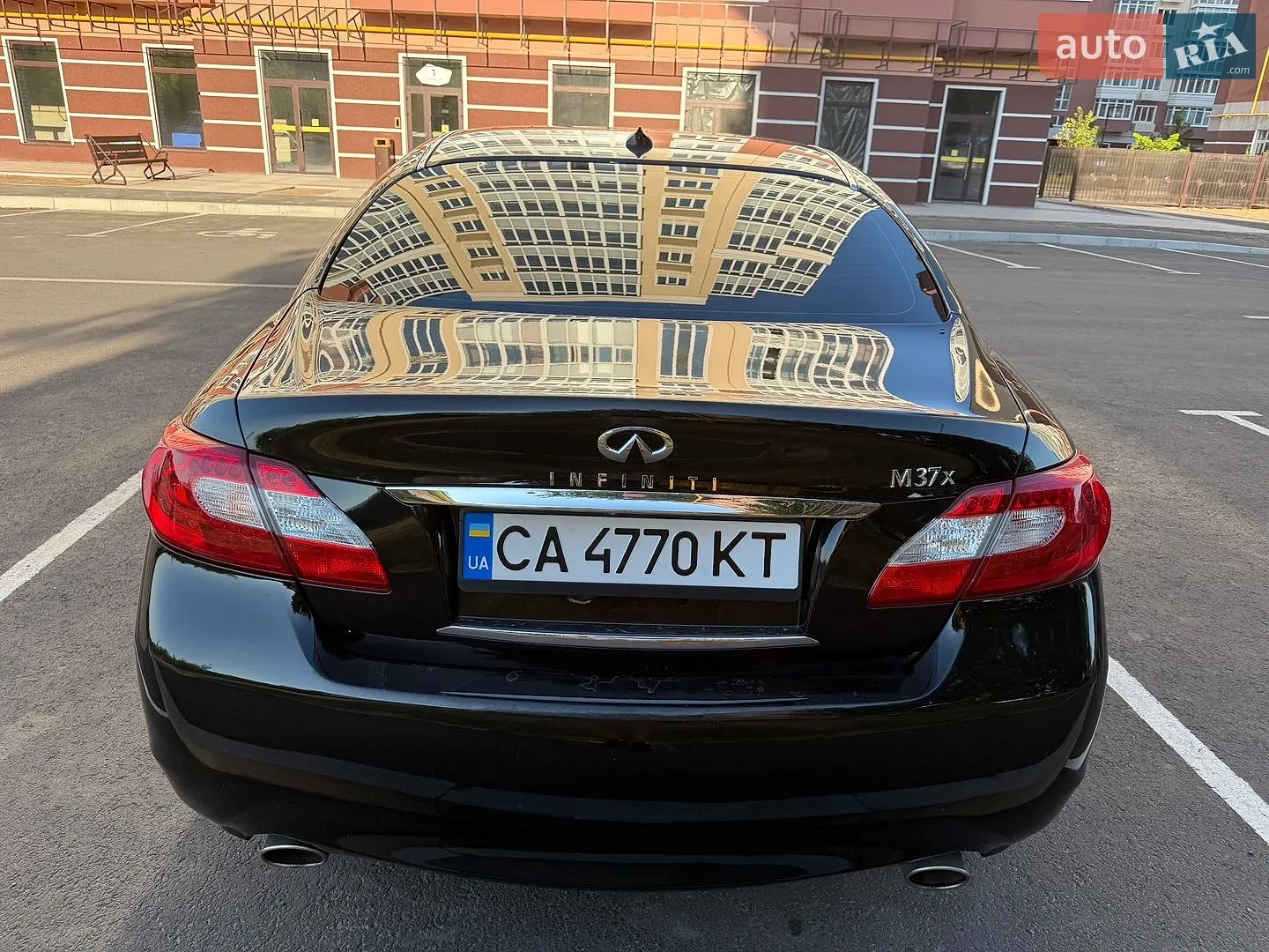 2010 Infiniti M - мініатюра 6