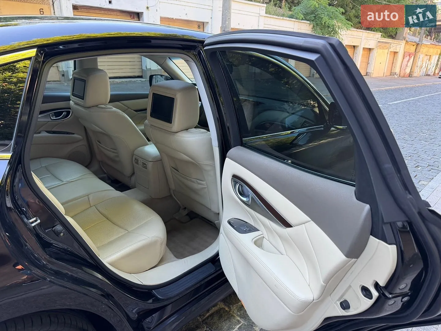 2013 Infiniti M - мініатюра 10