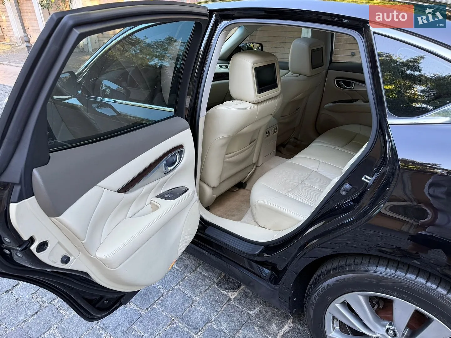 2013 Infiniti M - мініатюра 13