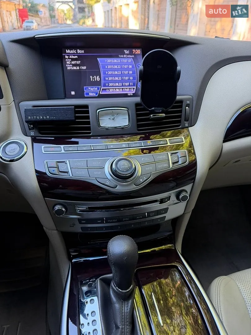 2013 Infiniti M - мініатюра 24
