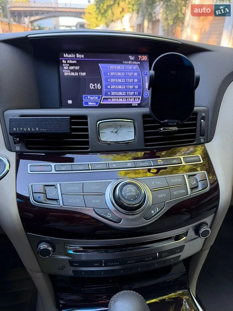 2013 Infiniti M - мініатюра 28