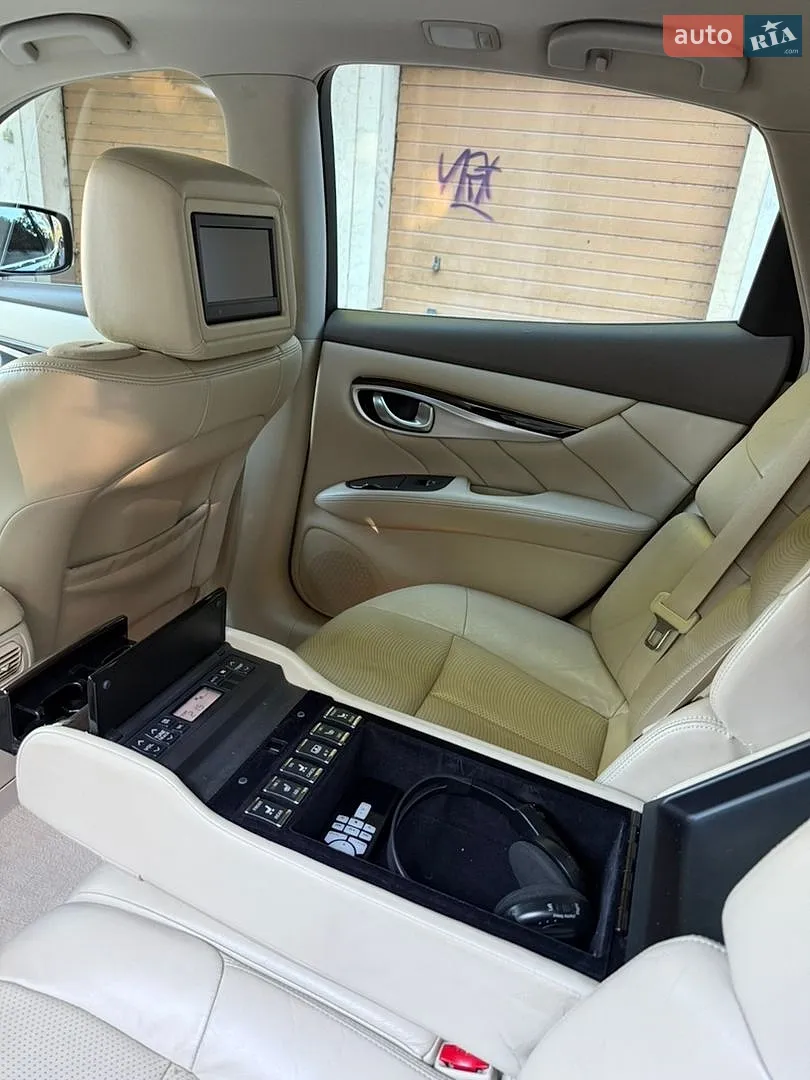2013 Infiniti M - мініатюра 35