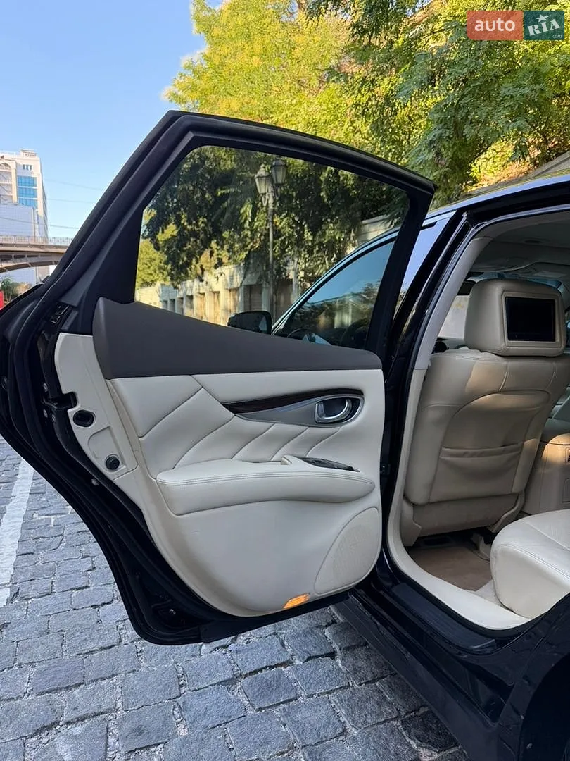 2013 Infiniti M - мініатюра 44