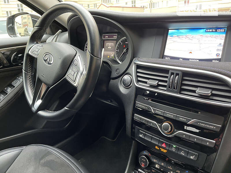 Хетчбек Infiniti Q30 2016 в Рівному