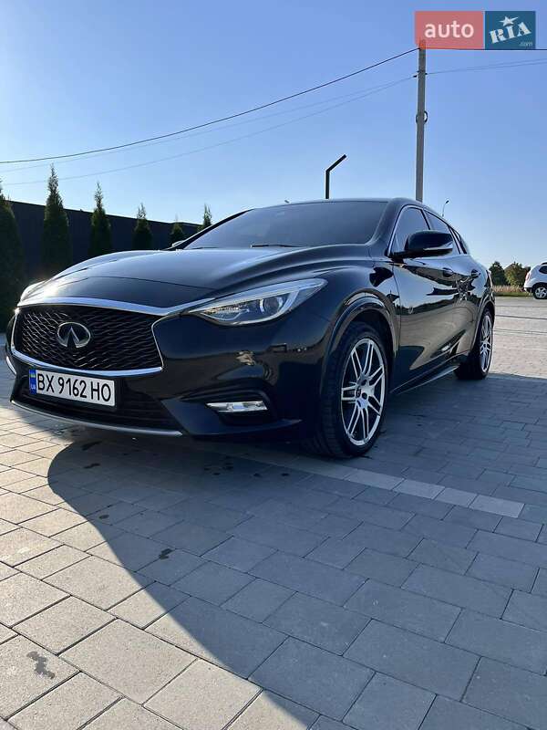 Хетчбек Infiniti Q30 2016 в Кам'янець-Подільському