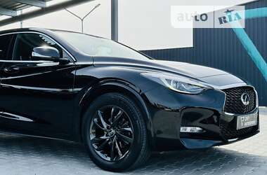 Хэтчбек Infiniti Q30 2016 в Мукачево