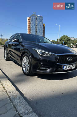 Хэтчбек Infiniti Q30 2016 в Киеве