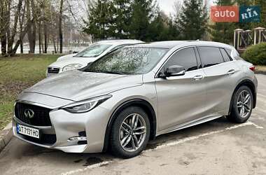 Хэтчбек Infiniti Q30 2016 в 