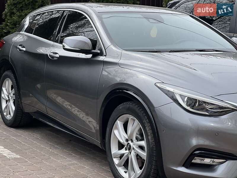 Хетчбек Infiniti Q30 2016 в Луцьку