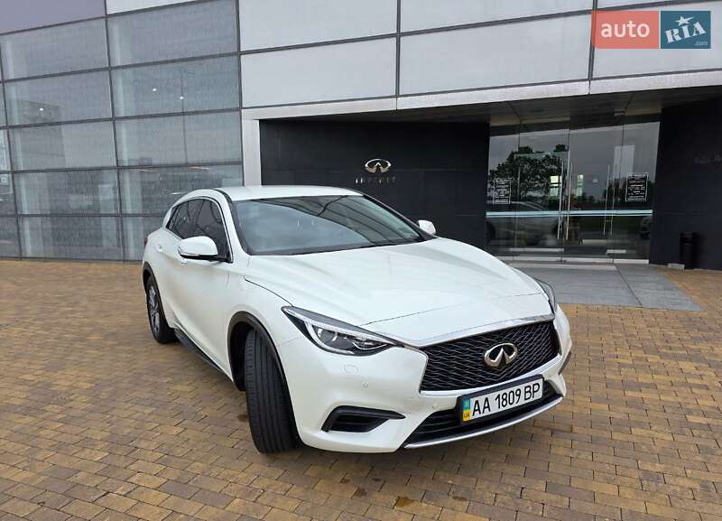 Хэтчбек Infiniti Q30 2017 в Киеве фото 6 Хэтчбек Infiniti Q30 2017 в Киеве