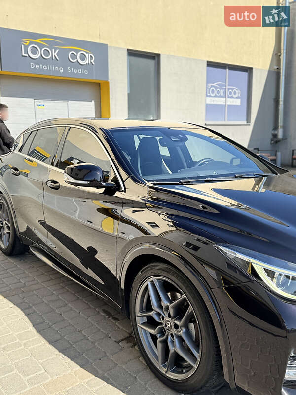 Хетчбек Infiniti Q30 2016 в Івано-Франківську