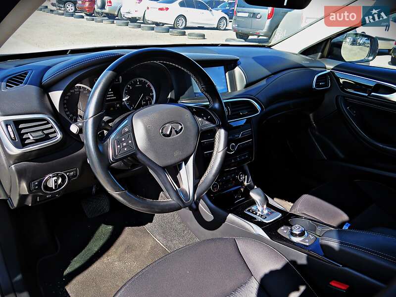 Хэтчбек Infiniti Q30 2017 в Черкассах