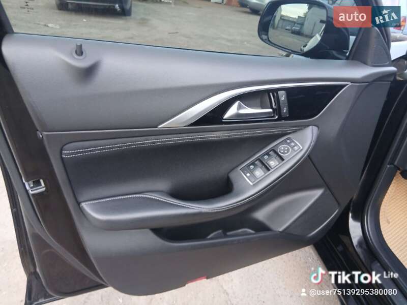 Хетчбек Infiniti Q30 2016 в Калуші