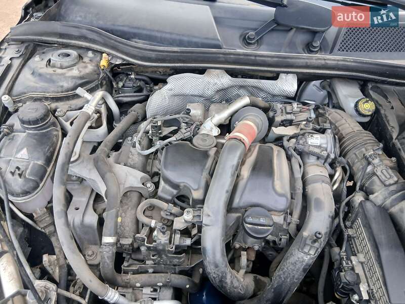 Хетчбек Infiniti Q30 2016 в Калуші