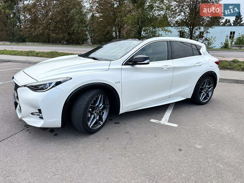 Хэтчбек Infiniti Q30 2016 в Ровно фото 13 Хэтчбек Infiniti Q30 2016 в Ровно