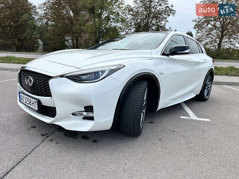 Хэтчбек Infiniti Q30 2016 в Ровно фото 15 Хэтчбек Infiniti Q30 2016 в Ровно