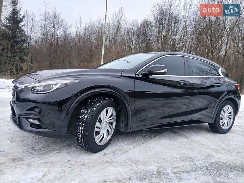 Хетчбек Infiniti Q30 2016 в Калуші