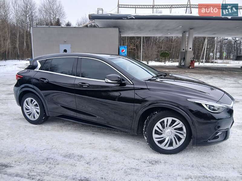 Хетчбек Infiniti Q30 2016 в Калуші