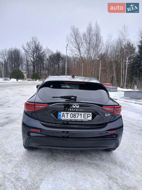 Хетчбек Infiniti Q30 2016 в Калуші