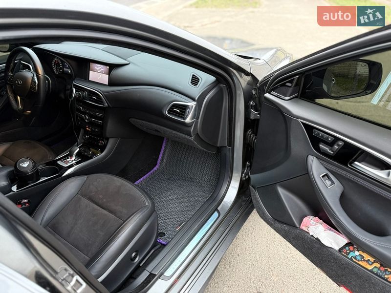 Хэтчбек Infiniti Q30 2017 в Николаеве фото 13 Хэтчбек Infiniti Q30 2017 в Николаеве