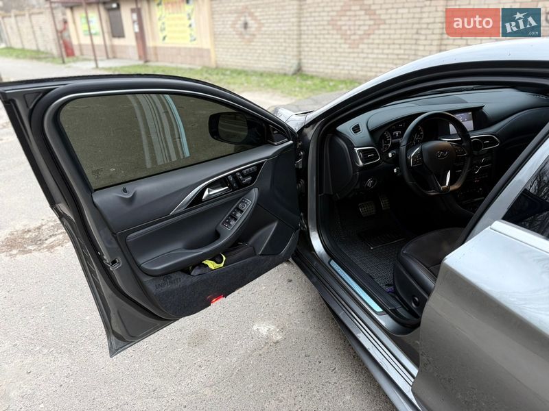 Хэтчбек Infiniti Q30 2017 в Николаеве фото 16 Хэтчбек Infiniti Q30 2017 в Николаеве