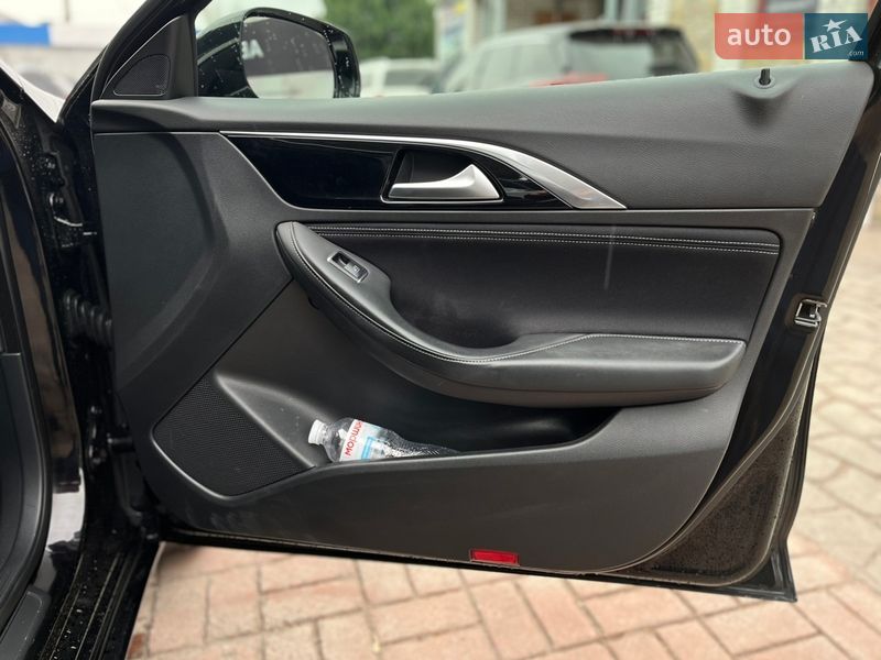 Хэтчбек Infiniti Q30 2017 в Белой Церкви фото 25 Хэтчбек Infiniti Q30 2017 в Белой Церкви