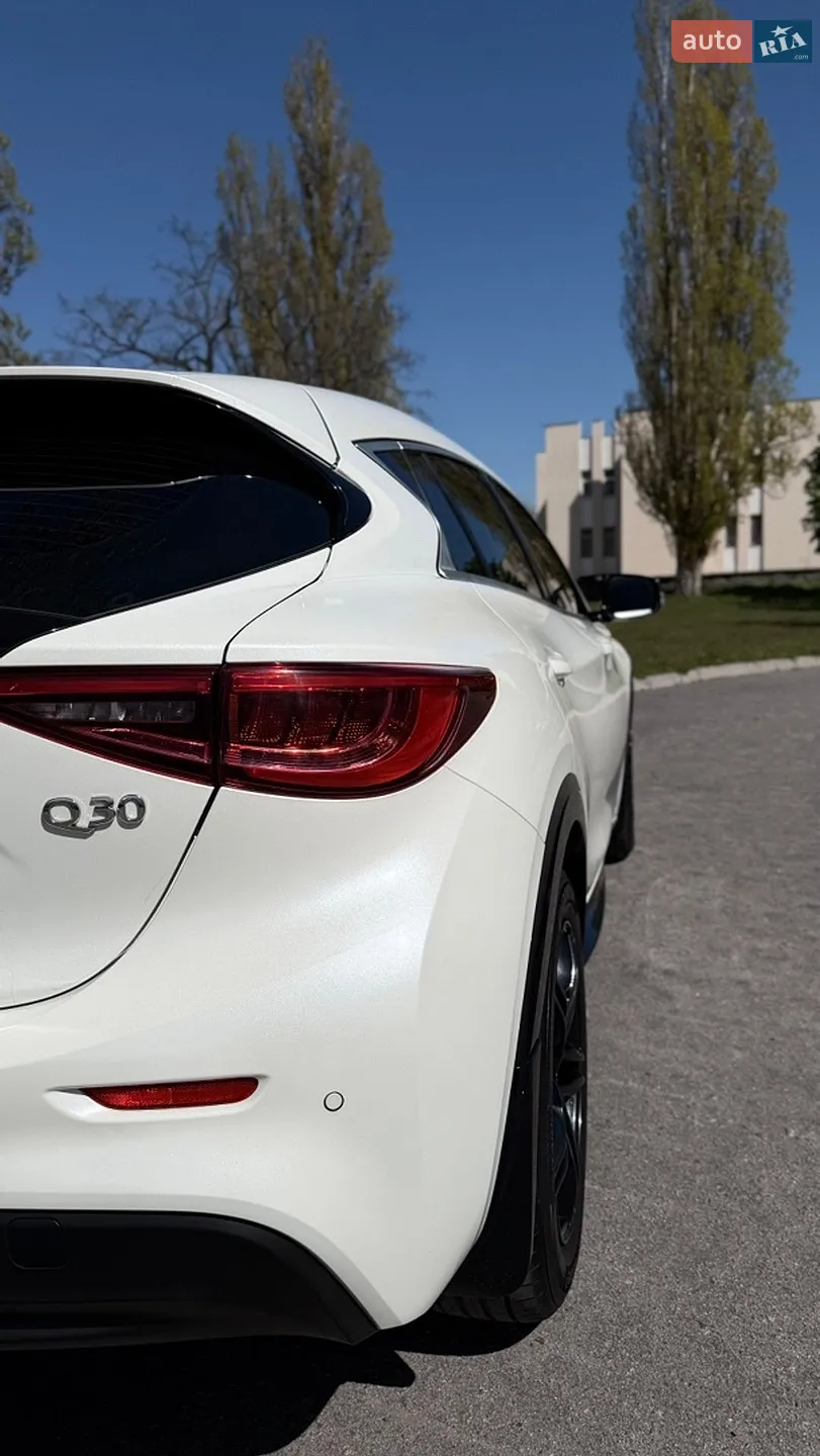 2017 Infiniti Q30 - мініатюра 8