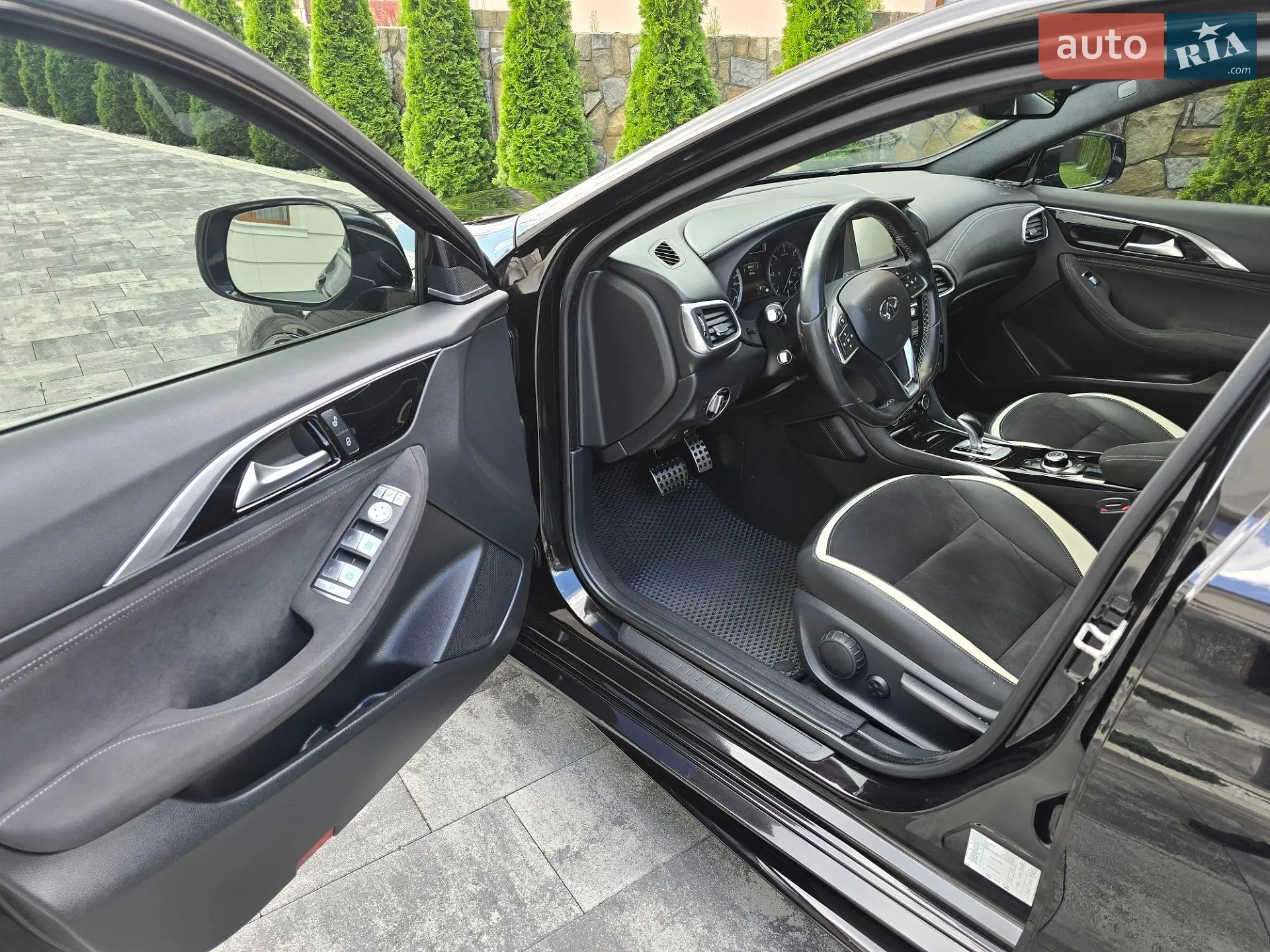 2016 Infiniti Q30 - мініатюра 16