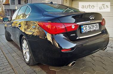 Седан Infiniti Q50 2014 в Чернівцях